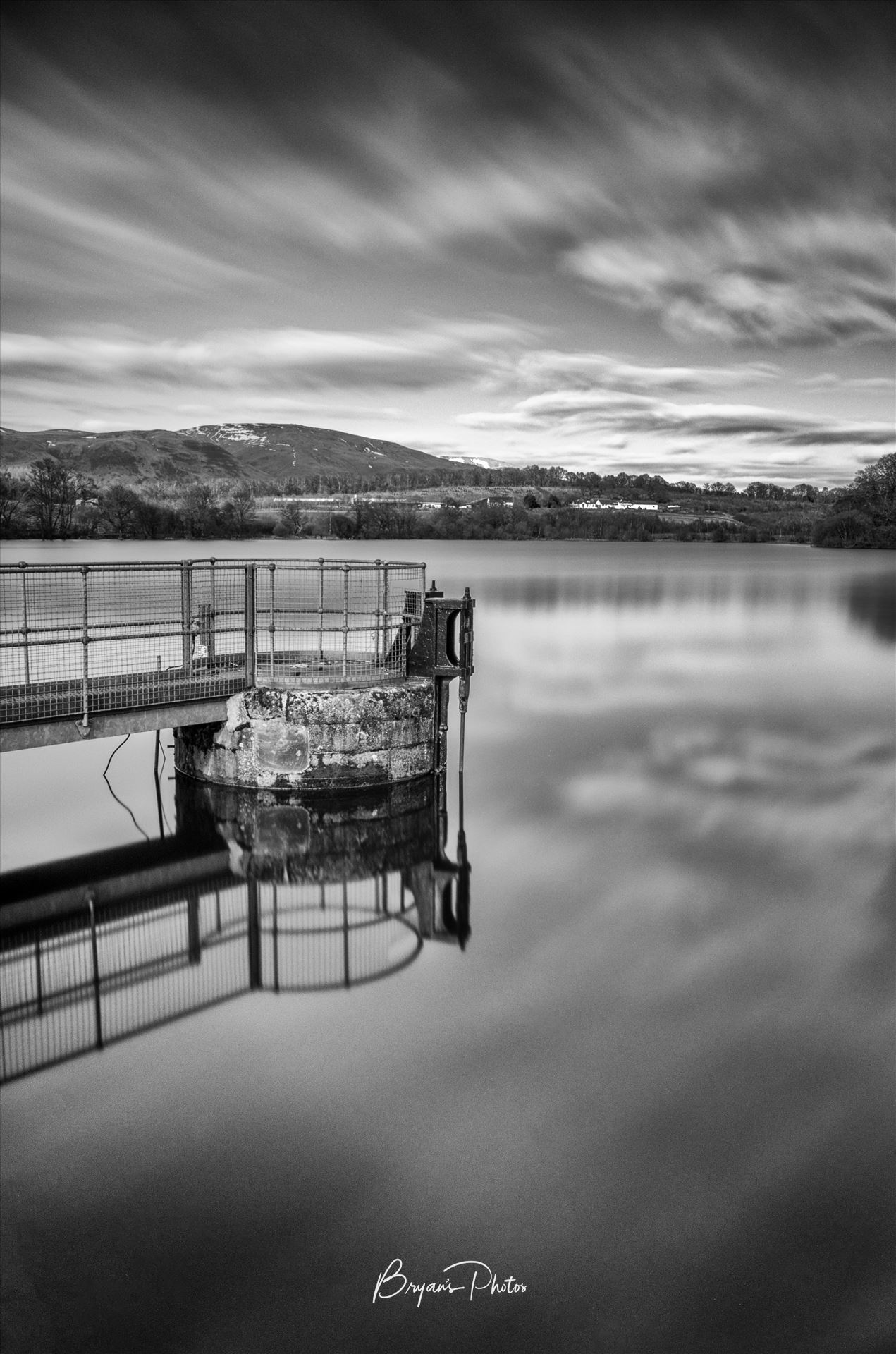 Gartmorn Dam - A black and white long exposure photograph of Gartmorn Dam Clackmannanshire. by Bryans Photos