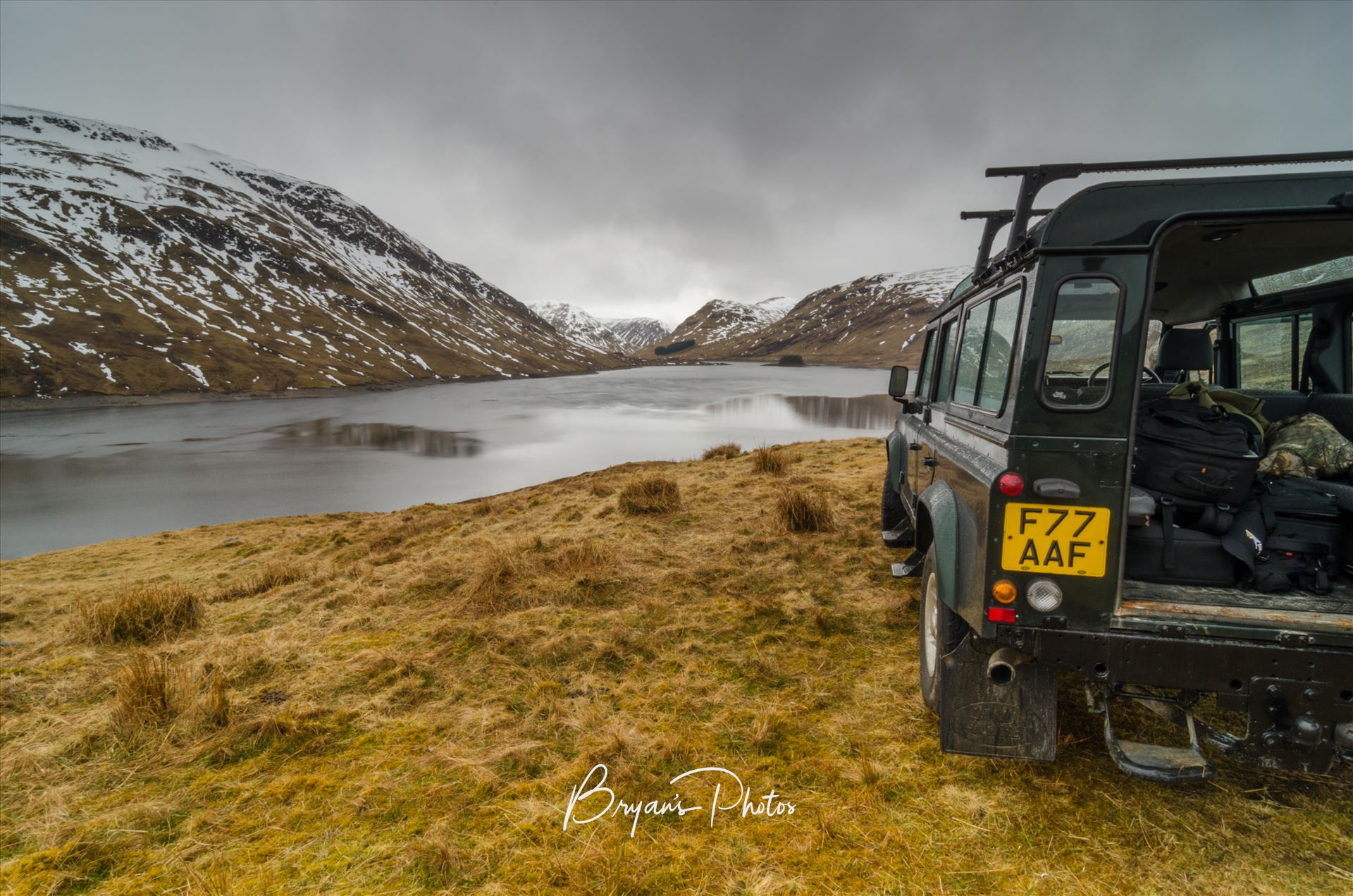 Glen Lyon Reservoir - A photograph of the Glen Lyon Reservoir and the Land rover that took me there. by Bryans Photos