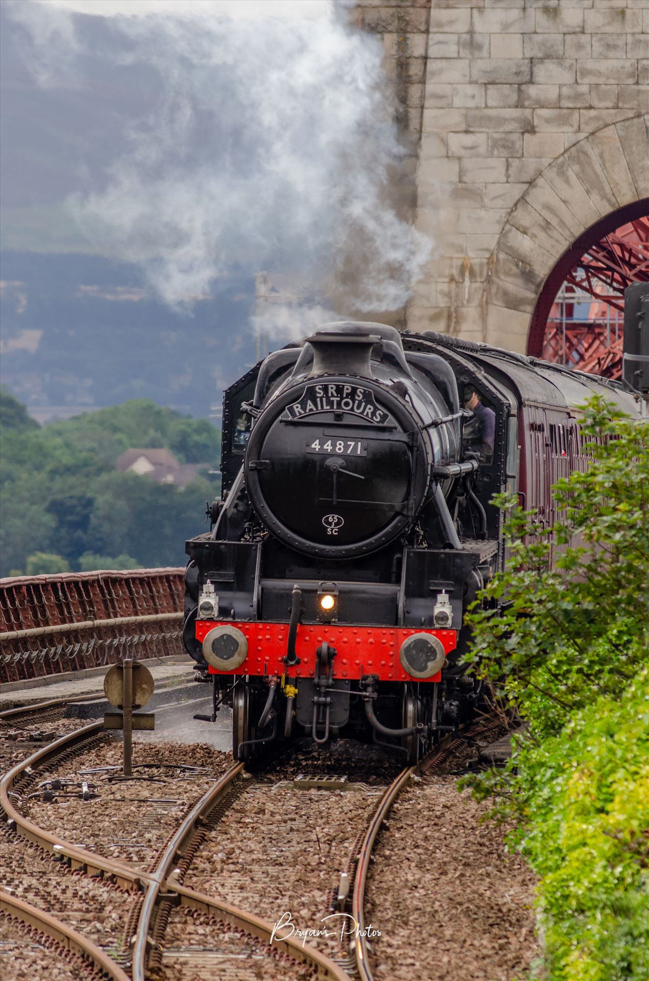 Black 5 - A photograph of the black 5 steam train number 44871 crossing the Forth Rail Bridge. by Bryans Photos