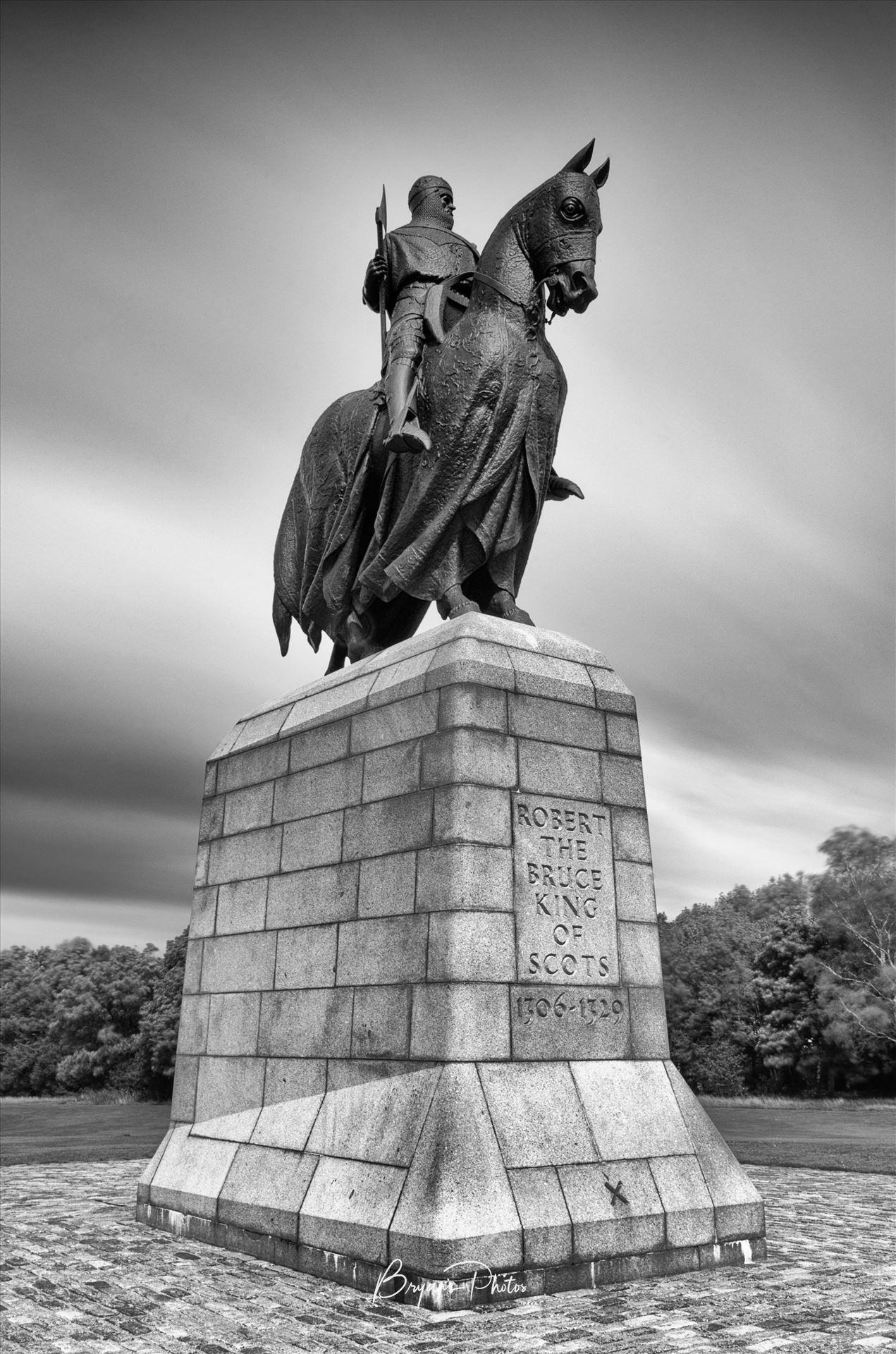 Robert the Bruce - A black and white long exposure photograph of the King Robert the Bruce Statue taken at the Battle of Bannockburn memorial site. by Bryans Photos