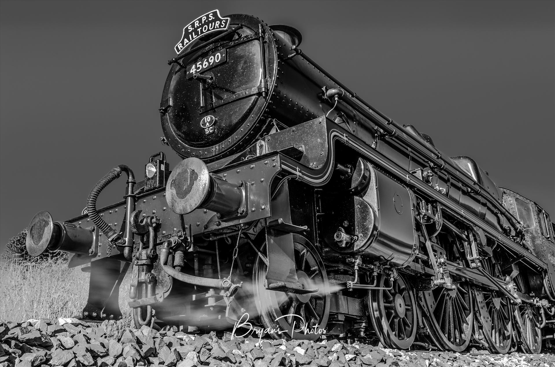 Leander Art black and white - A black and white photograph of the Jubilee class steam train Leander taken as it steams around the Forth Circle. by Bryans Photos