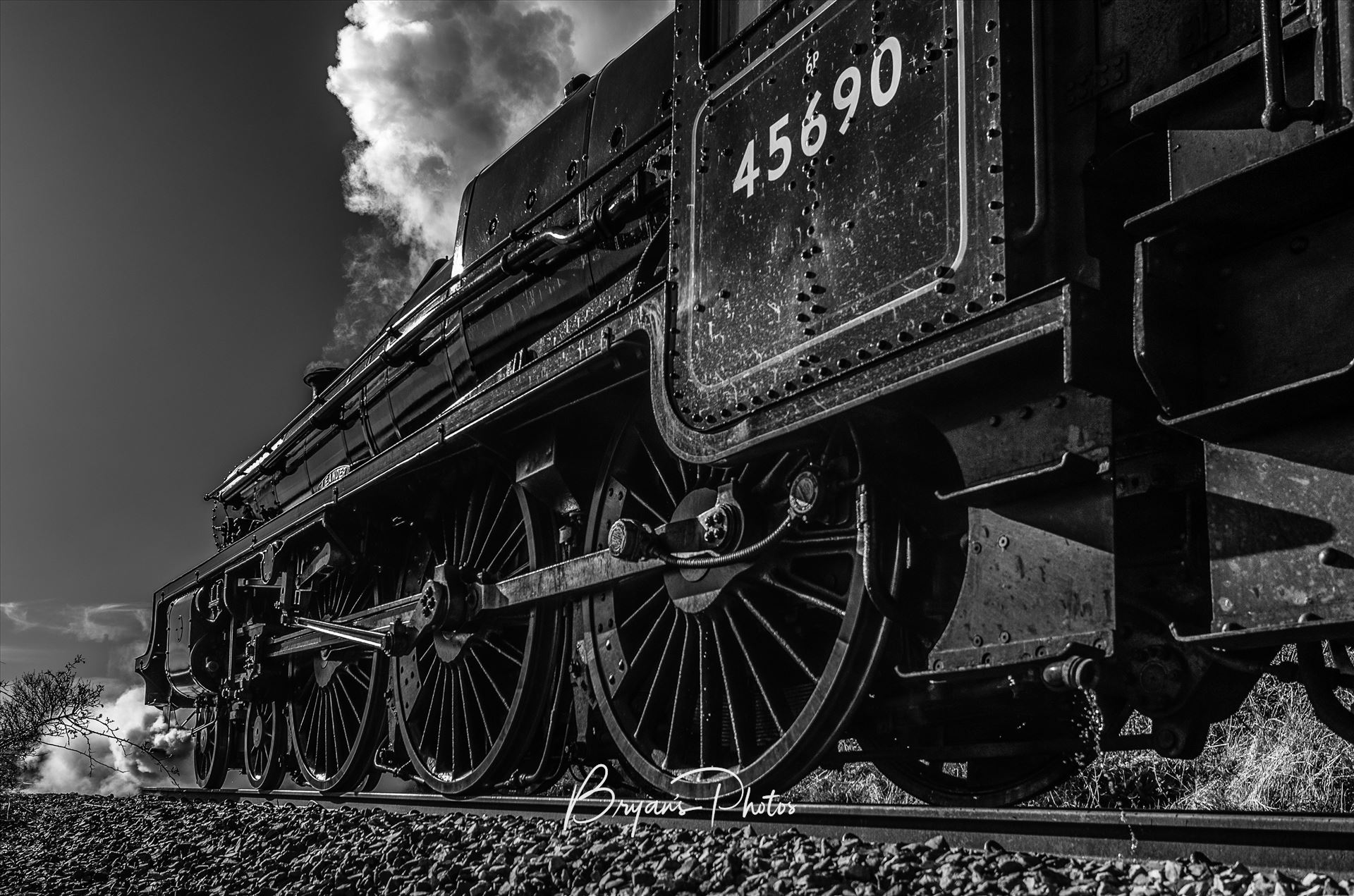 45690 Leander - A black and white photograph of the LMS Jubilee Class 45690 Leander Steam Train as it runs on the Forth Circle. by Bryans Photos