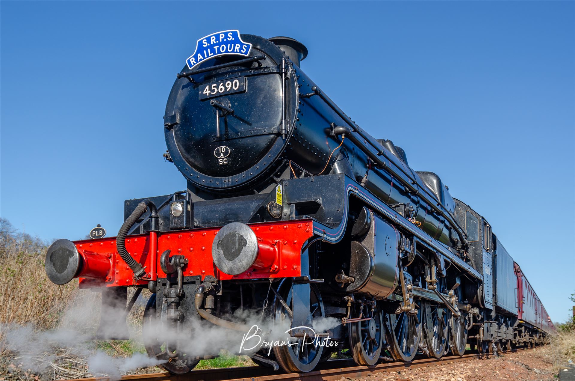 Jubilee Class Leander - A colour photograph of the LMS Jubilee Class 45690 Leander Steam Train as it runs on the Forth Circle. by Bryans Photos