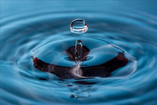 Wall art of a water drop.