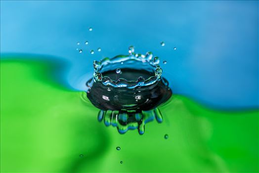 Wall art of a water drop.